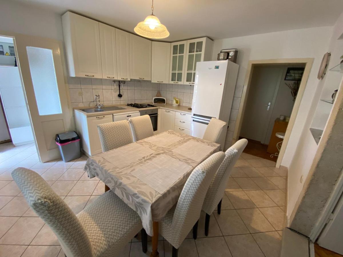 Апартаменти Apartman Rose Макарська Екстер'єр фото