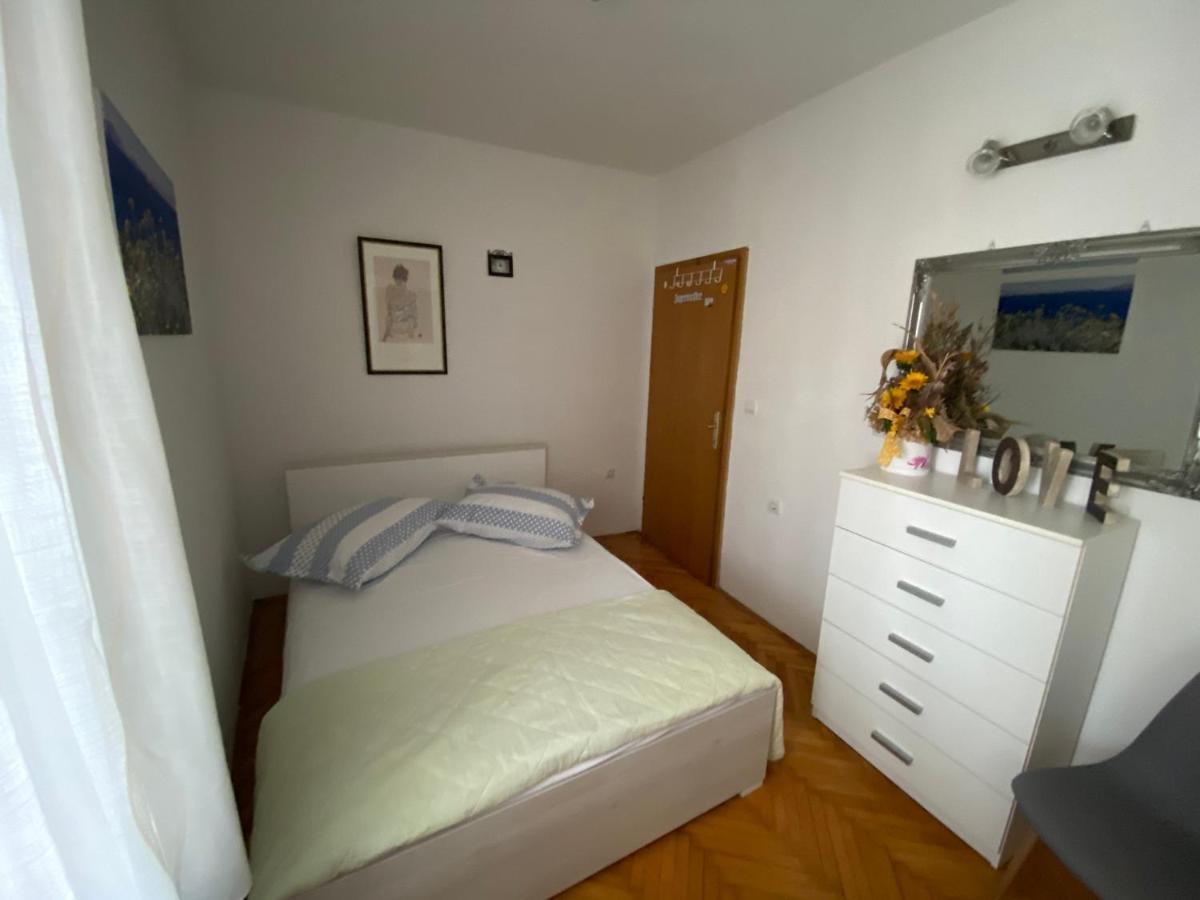 Апартаменти Apartman Rose Макарська Екстер'єр фото