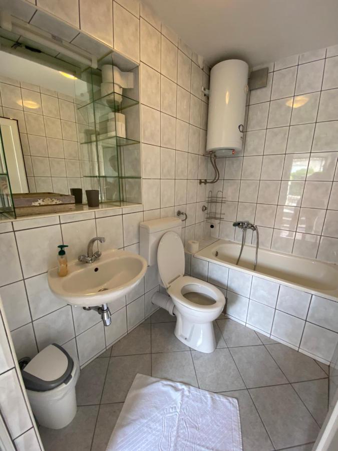 Апартаменти Apartman Rose Макарська Екстер'єр фото